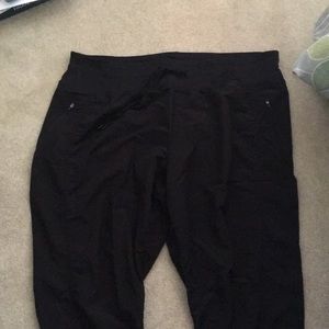 Cargo pants in a thin light weight material